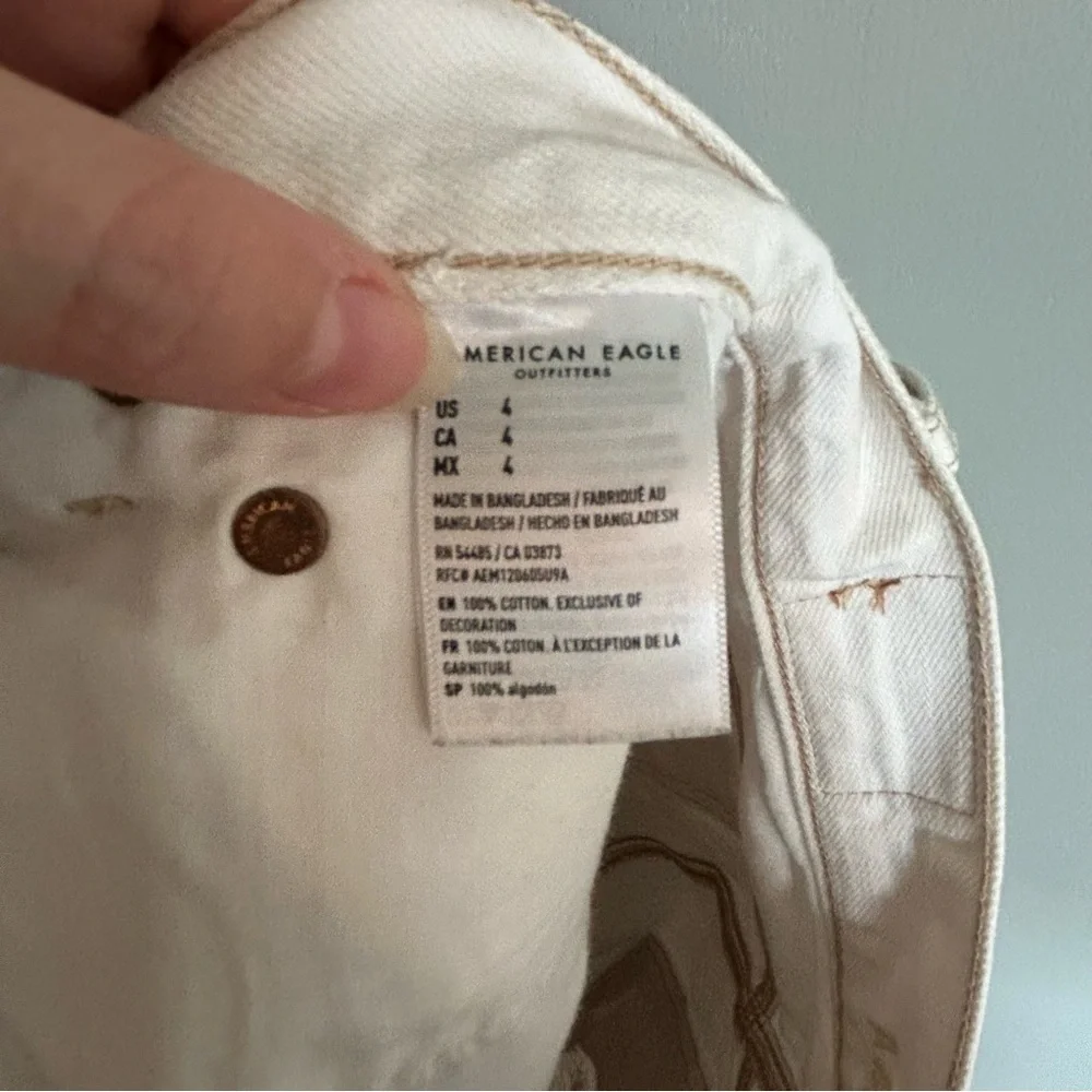 American Eagle White Ripped Jean Shorts - Picture 10 of 10